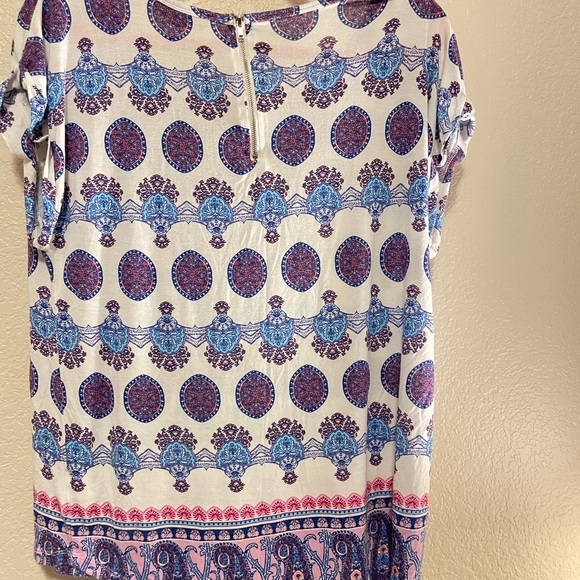 Pink Rose Woman’s Short sleeve top in blues & purples - Picture 2 of 9